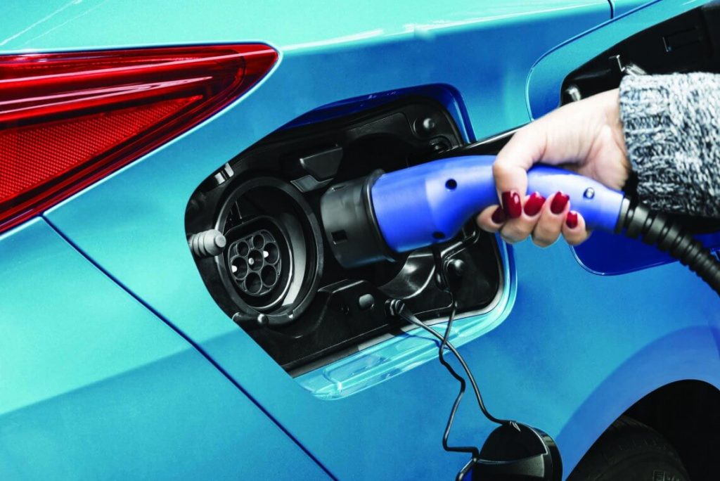 Elektrikli Araç Alırken Şarj Sistemi Nasıl Olmalı