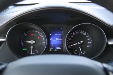 Toyota C-HR Konsol Görüntüsü