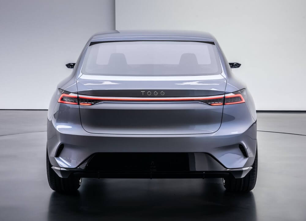 Yerli Elektrikli Sedan Araba Fotoğrafı