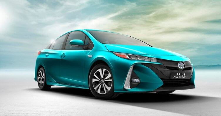 Toyota'nın Şarj Edilebilir Hibrit Arabası